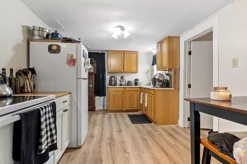 Kitchen - 205 Pine St, Gardner, MA 01440 photo 3 of 4