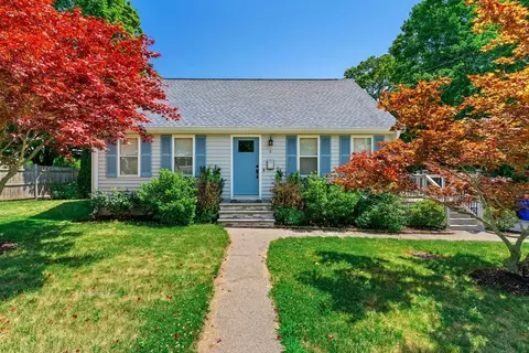 8 Gushee Ln, Taunton, MA 02780