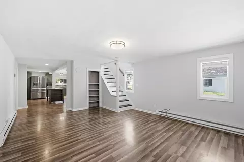 70 Milton St, Springfield, MA 01151 photo 9