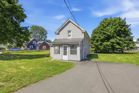 70 Milton St, Springfield, MA 01151 photo 2