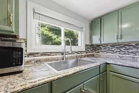 70 Milton St, Springfield, MA 01151 photo 16