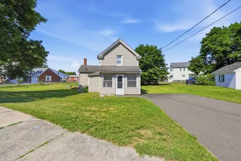 70 Milton St, Springfield, MA 01151 photo 3