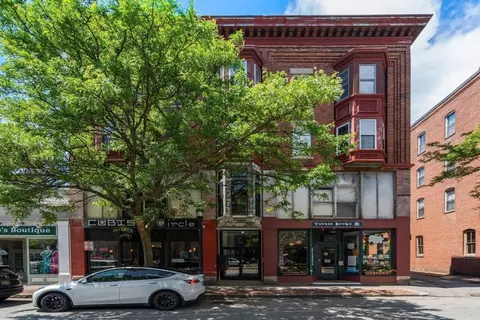 220-224 Washington St #3, Brookline, MA 02445