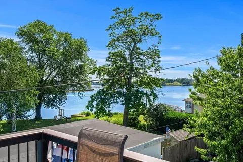 31 Bates St, Danvers, MA 01923 photo 17