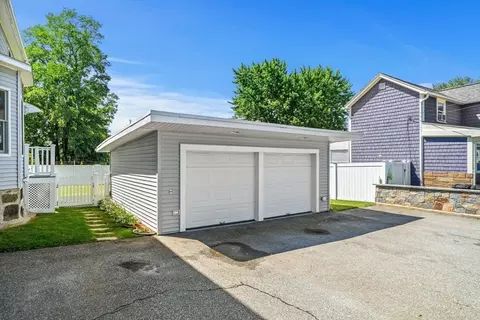 31 Bates St, Danvers, MA 01923 photo 33