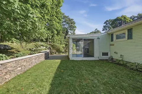 31 Eastern Ave, Woburn, MA 01801 photo 6