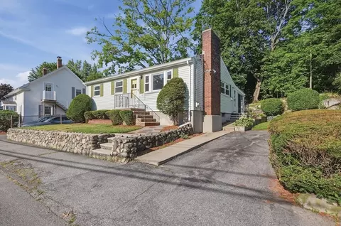 31 Eastern Ave, Woburn, MA 01801 photo 2