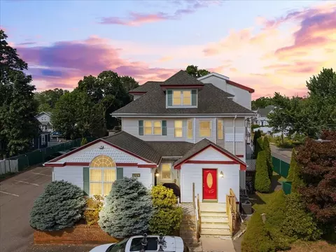 1004 N Main St #2, Brockton, MA 02301