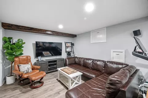 Living - 30 Longview Dr, Marblehead, MA 01945 photo 2 of 2
