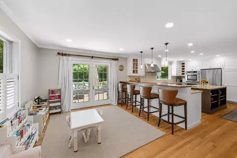 Kitchen - 30 Longview Dr, Marblehead, MA 01945 photo 1 of 5