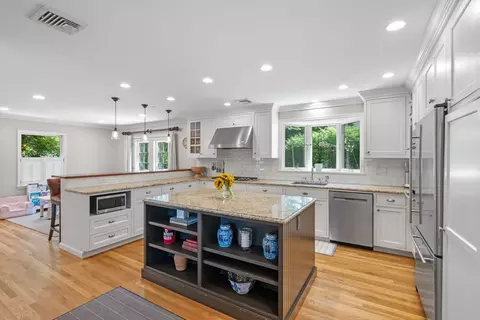 Kitchen - 30 Longview Dr, Marblehead, MA 01945 photo 3 of 5