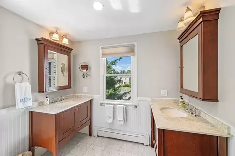 Bath - 30 Longview Dr, Marblehead, MA 01945 photo 2 of 4