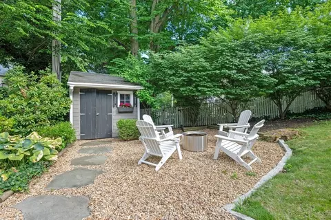 Exterior - 30 Longview Dr, Marblehead, MA 01945 photo 6 of 8