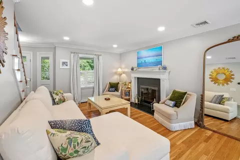 Living - 30 Longview Dr, Marblehead, MA 01945 photo 1 of 2