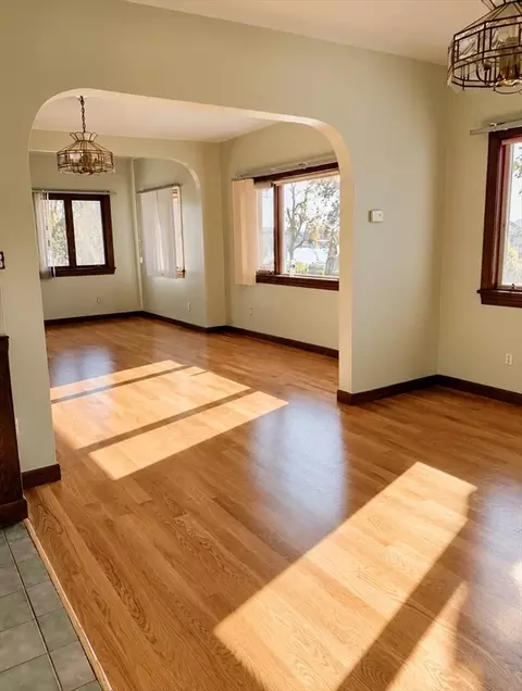 45 Riverside St, Danvers, MA 01923 photo 4