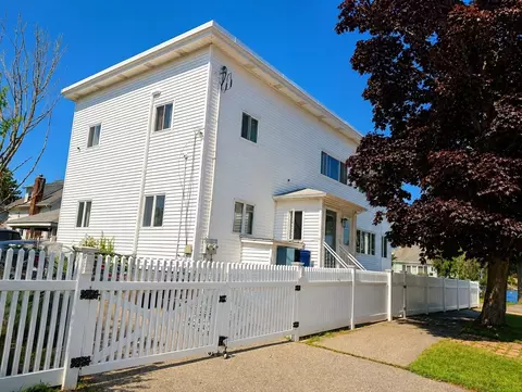 45 Riverside St, Danvers, MA 01923 photo 3