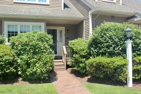 3 Doyle Ln #3, Hopkinton, MA 01748