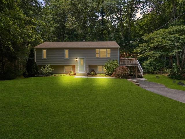 877 Federal Furnace Rd, Plymouth, MA 02360