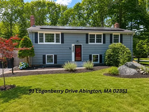 91 Loganberry Dr, Abington, MA 02351