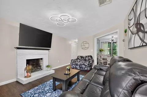 Living - 8 Marks Way, Sutton, MA 01590 photo 2 of 2