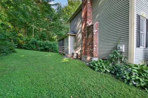Exterior - 8 Marks Way, Sutton, MA 01590 photo 8 of 8