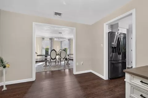 Entry Way - 8 Marks Way, Sutton, MA 01590 photo 4 of 6