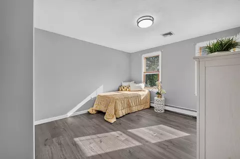 Bedroom - 8 Marks Way, Sutton, MA 01590 photo 1 of 6