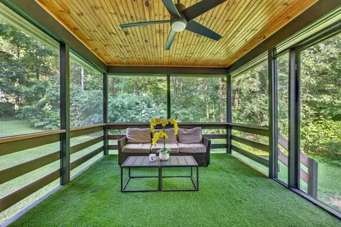Exterior - 8 Marks Way, Sutton, MA 01590 photo 4 of 8