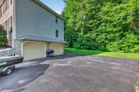 Exterior - 8 Marks Way, Sutton, MA 01590 photo 7 of 8