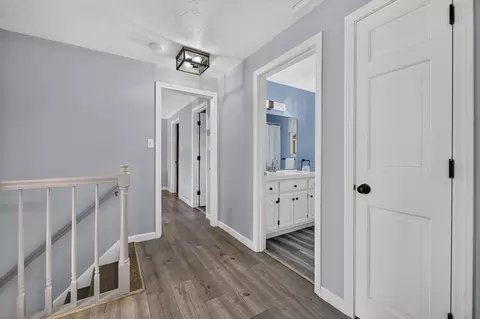 Entry Way - 8 Marks Way, Sutton, MA 01590 photo 3 of 6