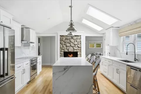 19 Planters Field Ln, Hingham, MA 02043 photo 4