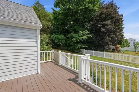 19 Planters Field Ln, Hingham, MA 02043 photo 28