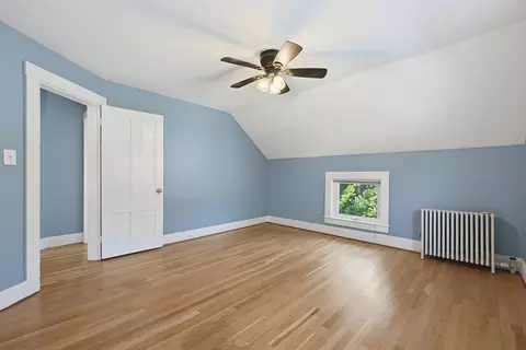 Bedroom - 210 Pleasant St, Marblehead, MA 01945 photo 2 of 5