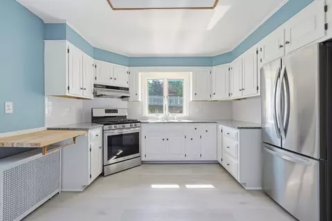 Kitchen - 210 Pleasant St, Marblehead, MA 01945 photo 3 of 5