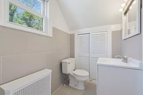 Bath - 210 Pleasant St, Marblehead, MA 01945 photo 3 of 3