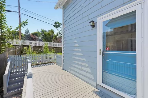 Exterior - 210 Pleasant St, Marblehead, MA 01945 photo 8 of 14