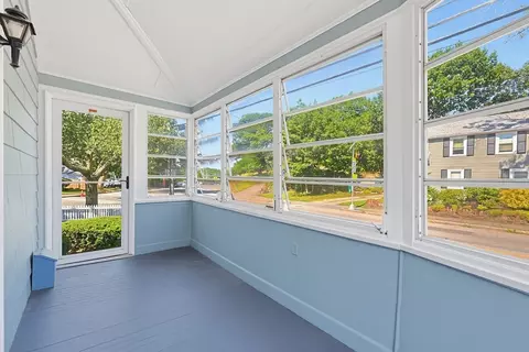 Exterior - 210 Pleasant St, Marblehead, MA 01945 photo 6 of 14