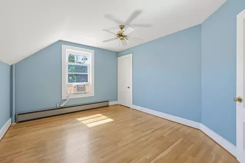 Bedroom - 210 Pleasant St, Marblehead, MA 01945 photo 4 of 5