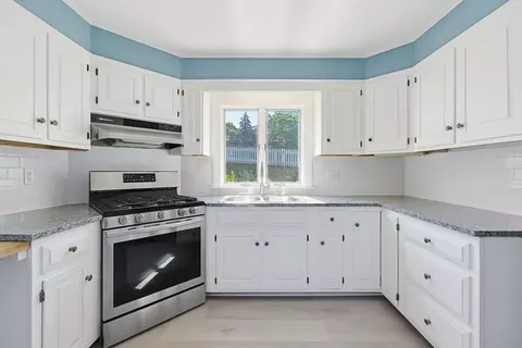 Kitchen - 210 Pleasant St, Marblehead, MA 01945 photo 4 of 5