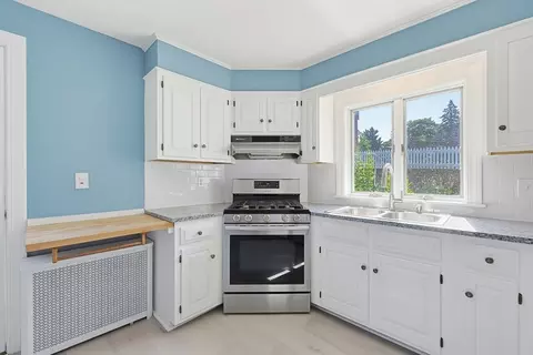 Kitchen - 210 Pleasant St, Marblehead, MA 01945 photo 5 of 5