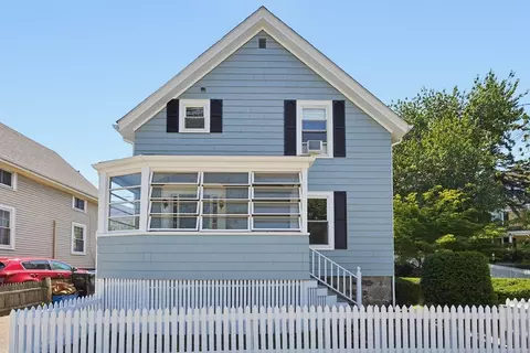 Exterior - 210 Pleasant St, Marblehead, MA 01945 photo 3 of 14