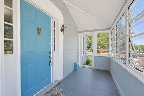 Exterior - 210 Pleasant St, Marblehead, MA 01945 photo 5 of 14