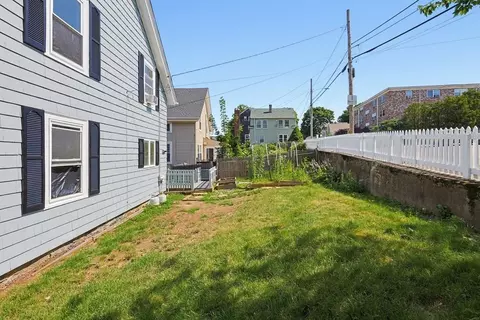 Exterior - 210 Pleasant St, Marblehead, MA 01945 photo 10 of 14