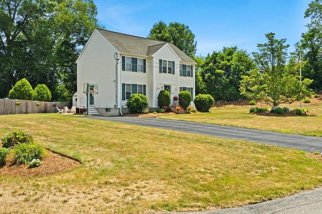 112 Village Gate Dr, Bridgewater, MA 02324