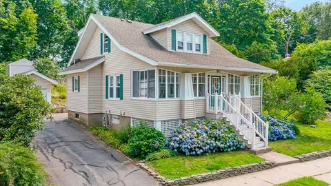 13 Pickman Rd, Salem, MA 01970