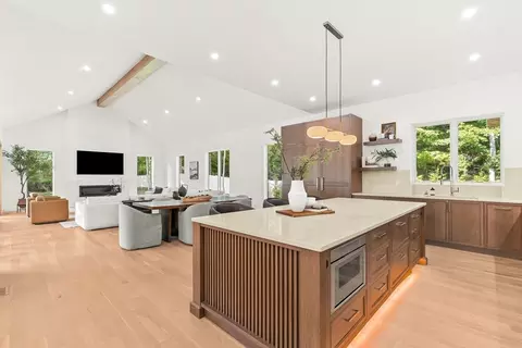 365 Charles River St, Needham, MA 02492 photo 3