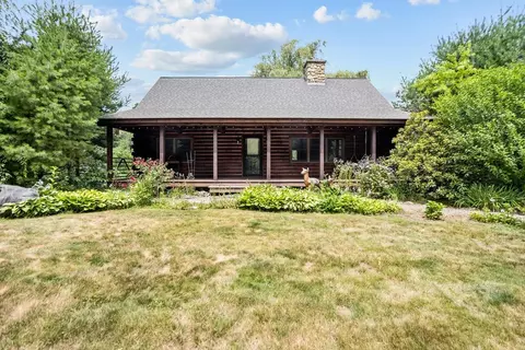 48 Read St, Seekonk, MA 02771