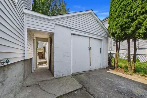 201 Wade St, Fall River, MA 02721 photo 2