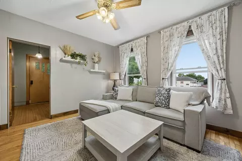 Living - 188 Vernon St, Worcester, MA 01607 photo 2 of 4