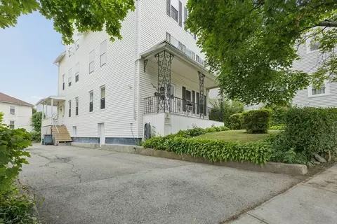 Exterior - 188 Vernon St, Worcester, MA 01607 photo 2 of 3